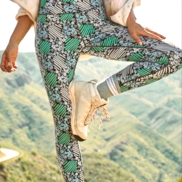 FP Movement Lose Control leggings Daisy Check print - Picture 2 of 8